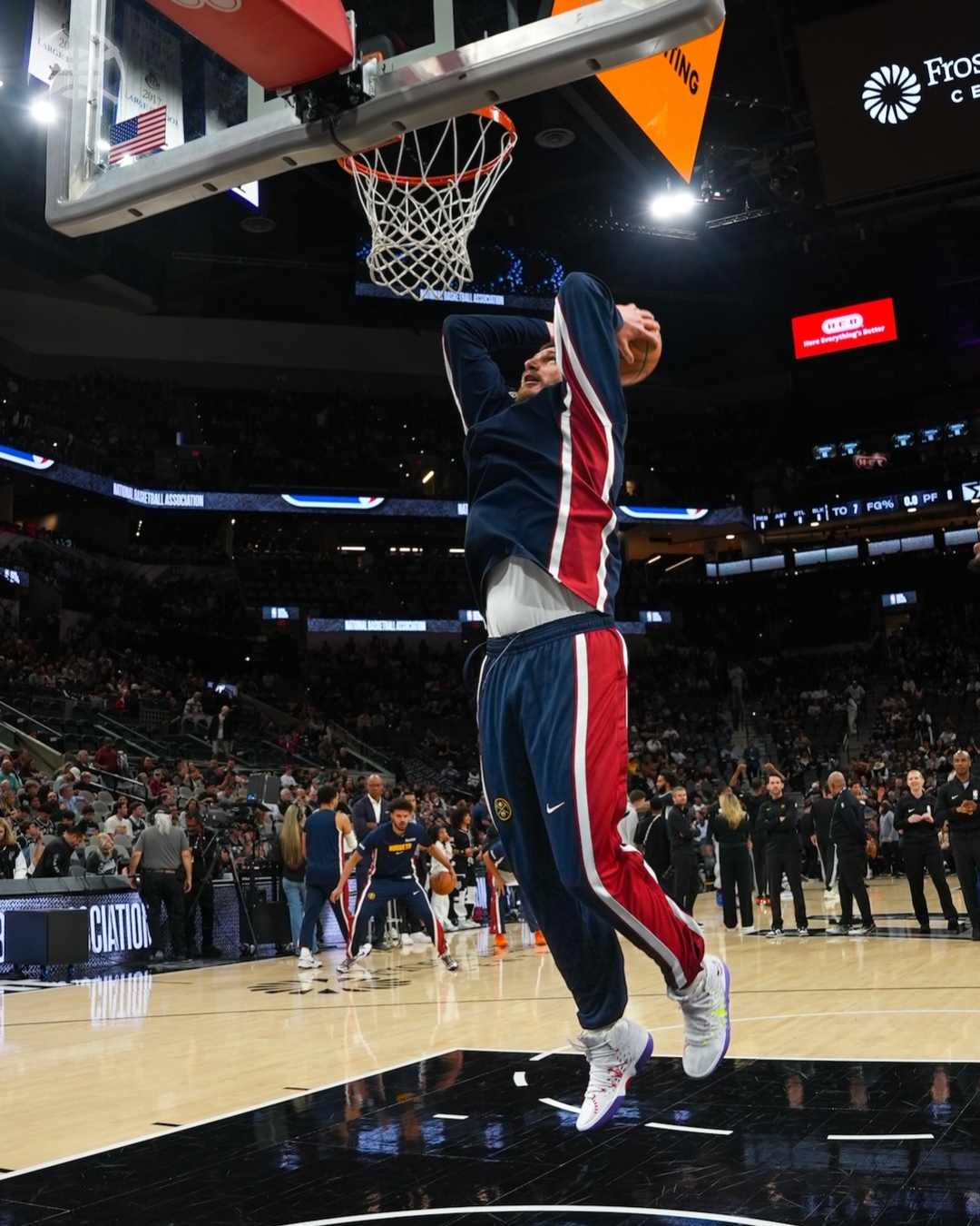 实时直播-20分逆转！约基奇31分20板12助攻掘金击败马刺，卡斯尔三双徒劳