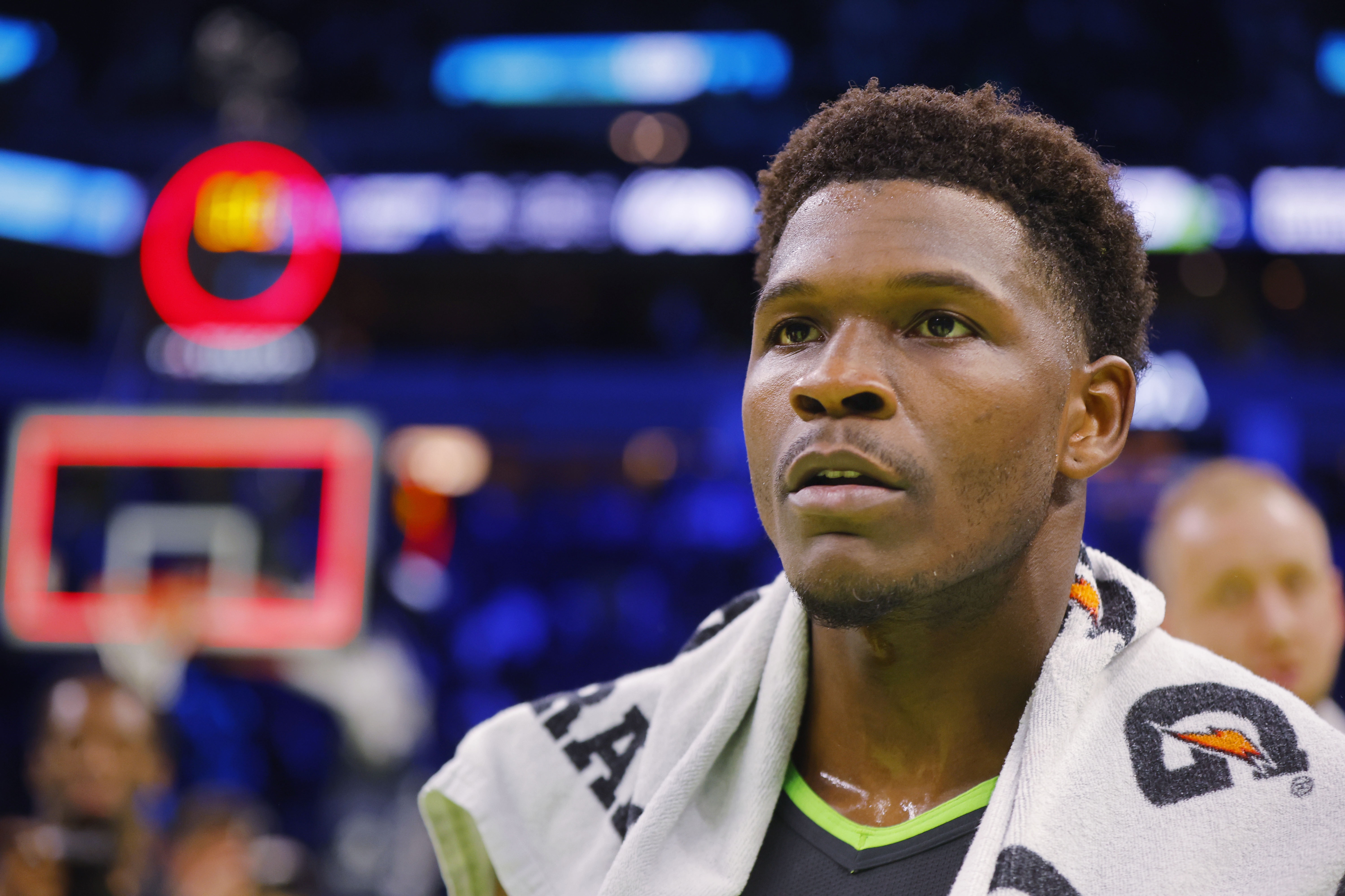 NBA直播-Shams：华子将至少缺席首轮剩余比赛 目前只能休息来缓解膝盖肿胀